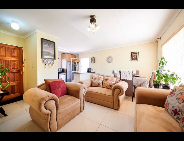 3 BEDROOM HOUSE FOR SALE IN VORNA VALLEY
